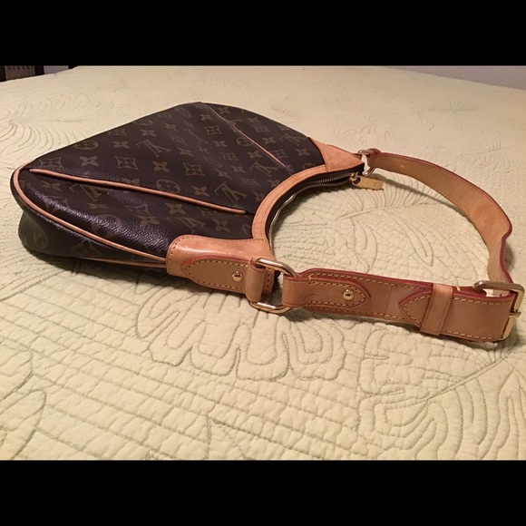 Louis Vuitton Over the Shoulder Handbag Authentic - Picture 3 of 12